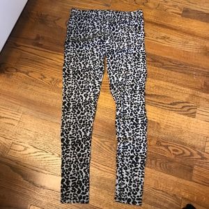 American Eagle High-Waisted Leopard Leggings
